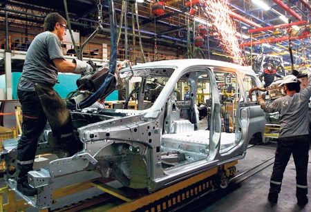 مجلس اجازه انحصار به خودروسازان نمی‌دهد