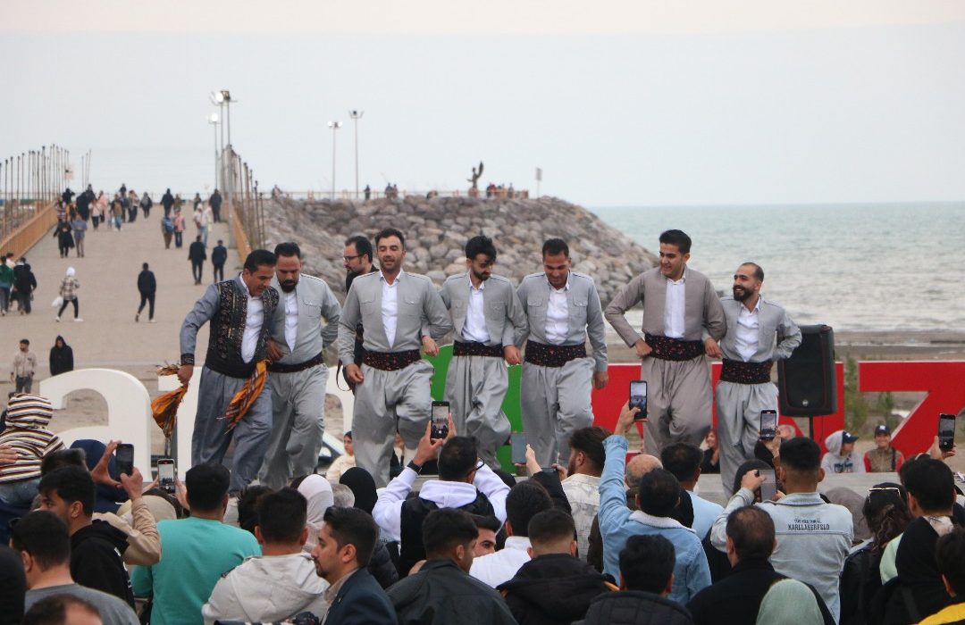 هم‌زمان با روز جهانی هنرهای نمایشی؛ جشنواره فرهنگی “نقش و نغمه” در منطقه آزاد انزلی آغاز شد تجلیل از پیش‌کسوتان تئاتر استان گیلان در آخرین روز جشنواره