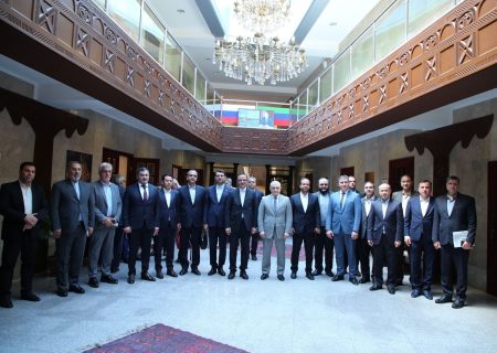 حضور طاعتی مقدم در بازدید دبیر و مدیران مناطق آزاد از ماخاچ کالا رایزنی در حوزه دیپلماسی اقتصادی و ترانزیتی