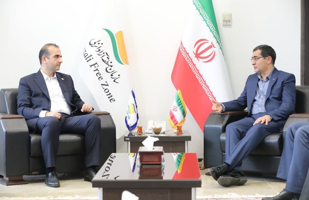 در دیدار مدیرعامل سازمان صنایع هوایی وزارت دفاع با طاعتی مقدم تأکید شد: توسعه همكاری‌های فنی – مهندسی و برپایی رویدادهای مشترك با سازمان منطقه آزاد انزلی