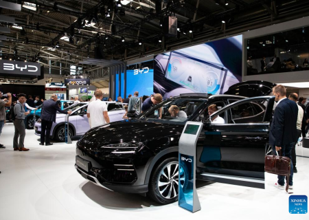 حضور هیأت تجاری در نمایشگاه بین‌المللی خودرو و صنایع وابسته آلمان