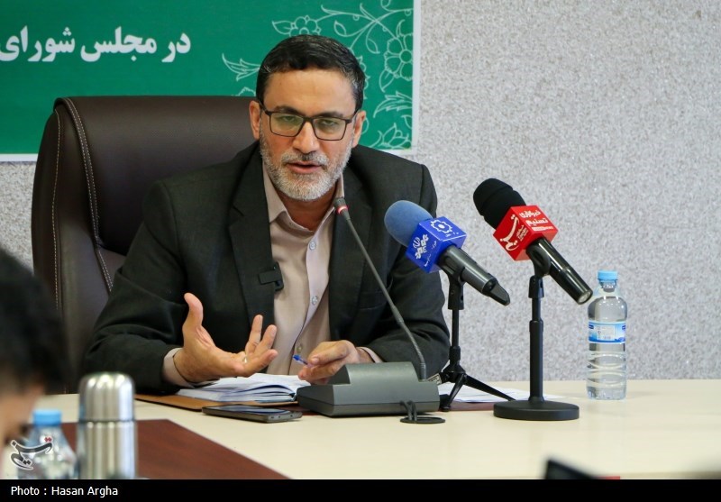 خودروسازان پیش از ورود نهادهای نظارتی، قیمت خودرو را افزایش می‌دهند