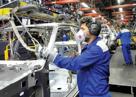 آقای پزشکیان! صنعت خودروسازی را از دست سوسیالیست‌ها نجات دهید