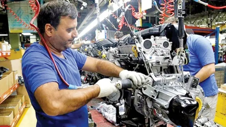 مواد اولیه داخلی گران‌تر از نرخ جهانی به قطعه‌سازان فروخته می‌شود