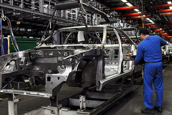 تناقضی که صنعت خودرو را به بن‌بست می‌برد